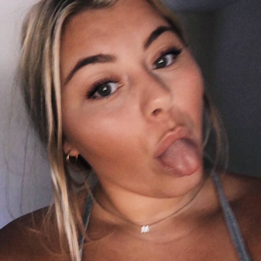 Meet your Posher, Michaela